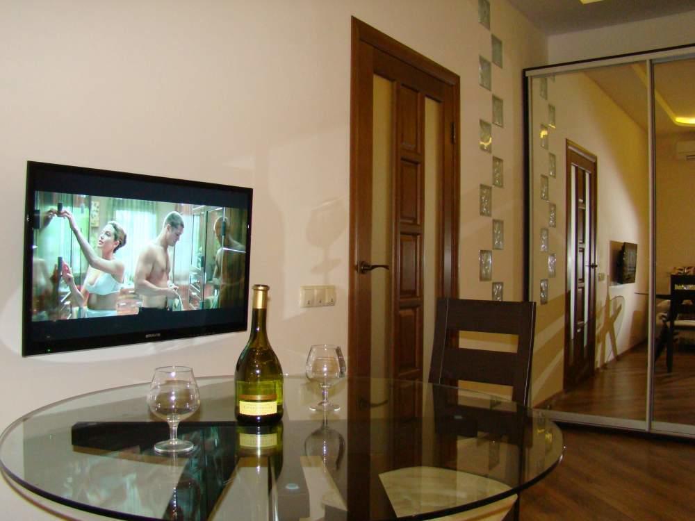 Pleasure Apartment Near Center Of Odessa Extérieur photo