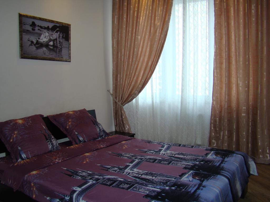 Pleasure Apartment Near Center Of Odessa Extérieur photo