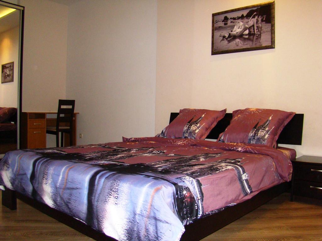 Pleasure Apartment Near Center Of Odessa Extérieur photo