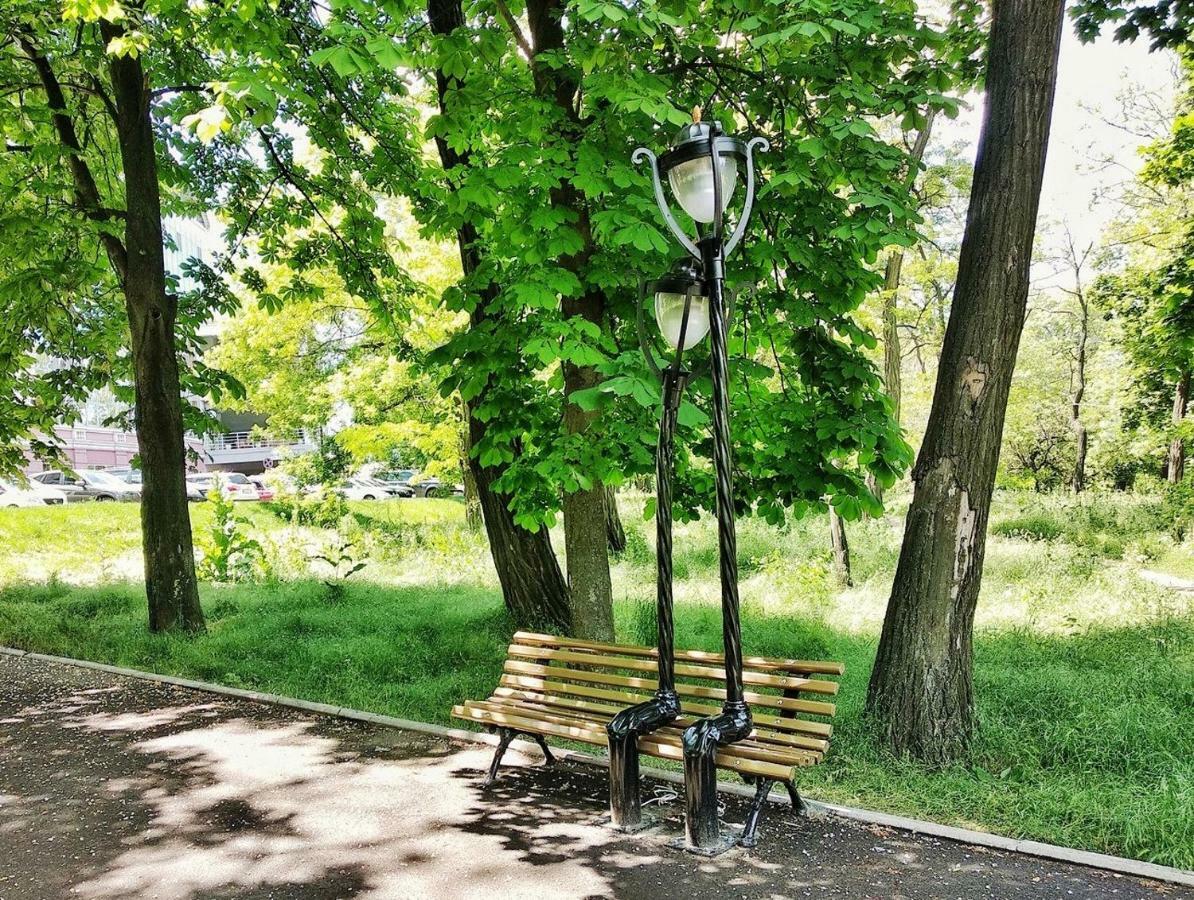 Pleasure Apartment Near Center Of Odessa Extérieur photo
